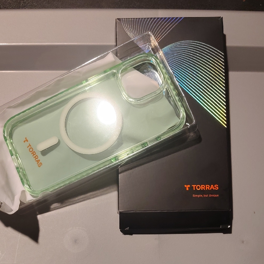 Green Phone Case with MagSafe Compatibility